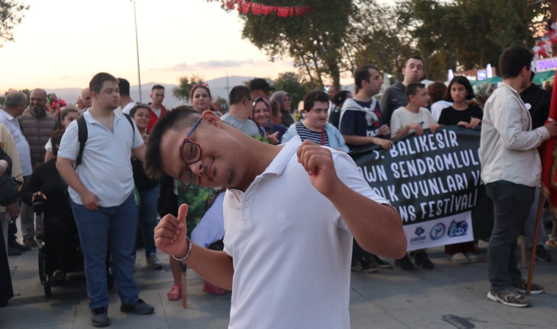 Türkiye’nin dört bir yanından gelen engelli dernekleri, Bandırma’da düzenlenen festivalin