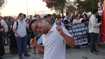 Türkiye’nin dört bir yanından gelen engelli dernekleri, Bandırma’da düzenlenen festivalin
