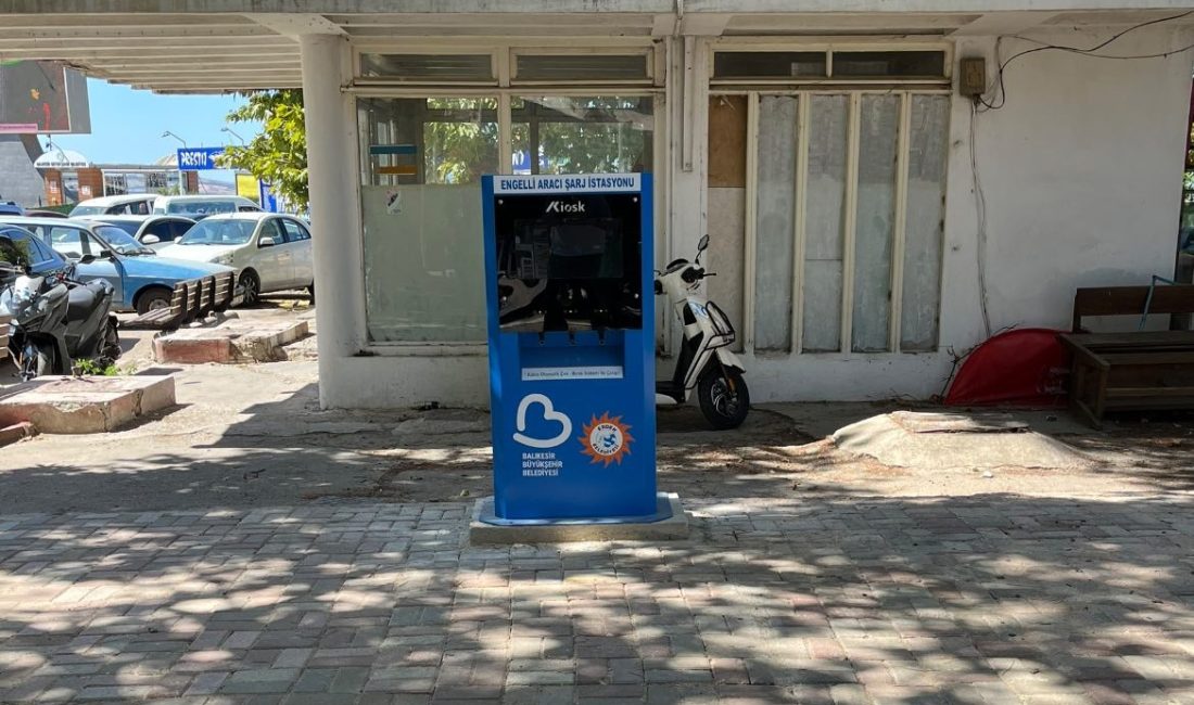 Erdek’te kurulan şarj istasyonu ile engelsiz yaşama destek Engelli vatandaşların yaşam kalitesini artıracak şarj istasyonu, Erdek Belediyesi ve
