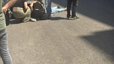 Bandırma’da meydana gelen trafik kazasında, motosikletin çarptığı yaşlı kadın ağır