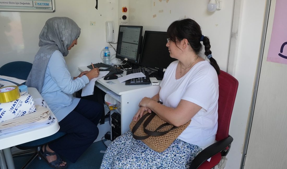 Mobil KETEM Tırı, kanserde erken teşhisin önemine dikkat çekmek ve