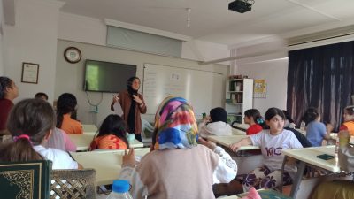 Hz. Rukiye Kuran Kursu’nda gerçekleşen etkinlikte, katılımcılar bilinçli teknoloji kullanımı