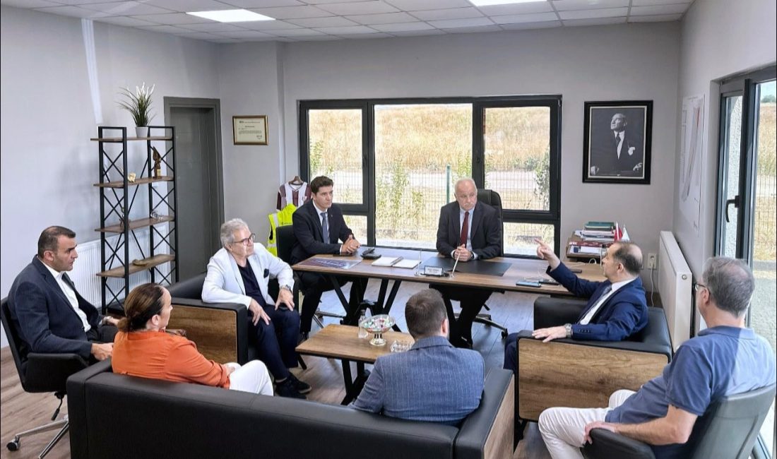 Marmara OSB’de yapılan toplantıda, çevre duyarlılığı çerçevesinde sanayinin gelişimi ve