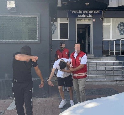 Gönen’de nitelikli yağma operasyonu: 4 tutuklama Gönen’de iki ayrı ikamette meydana gelen nitelikli yağma olayıyla ilgili