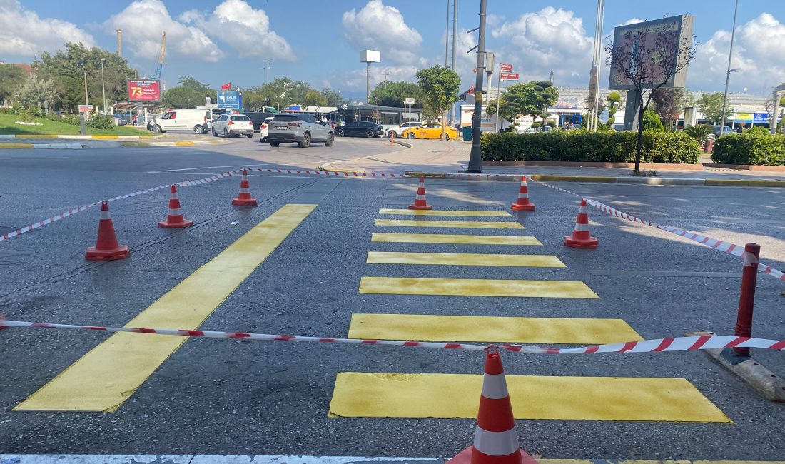 Bandırma’da yaya geçitlerine bakım Bandırma Belediyesi tarafından İsmet İnönü Caddesi’nde yaya geçitleri yenilenerek bakımı