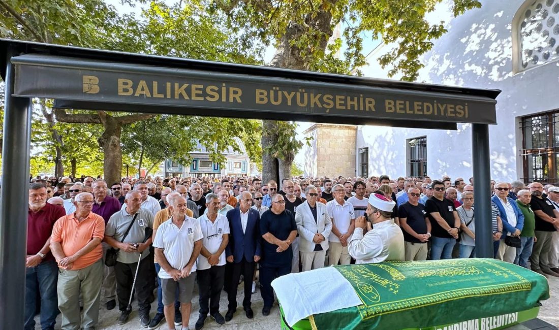Bandırma İş Dünyası Pulat’ı son yolculuğuna uğurladı Akın Konfeksiyon sahiplerinden Yalçın Pulat, Bandırma’da kılınan cenaze namazının ardından
