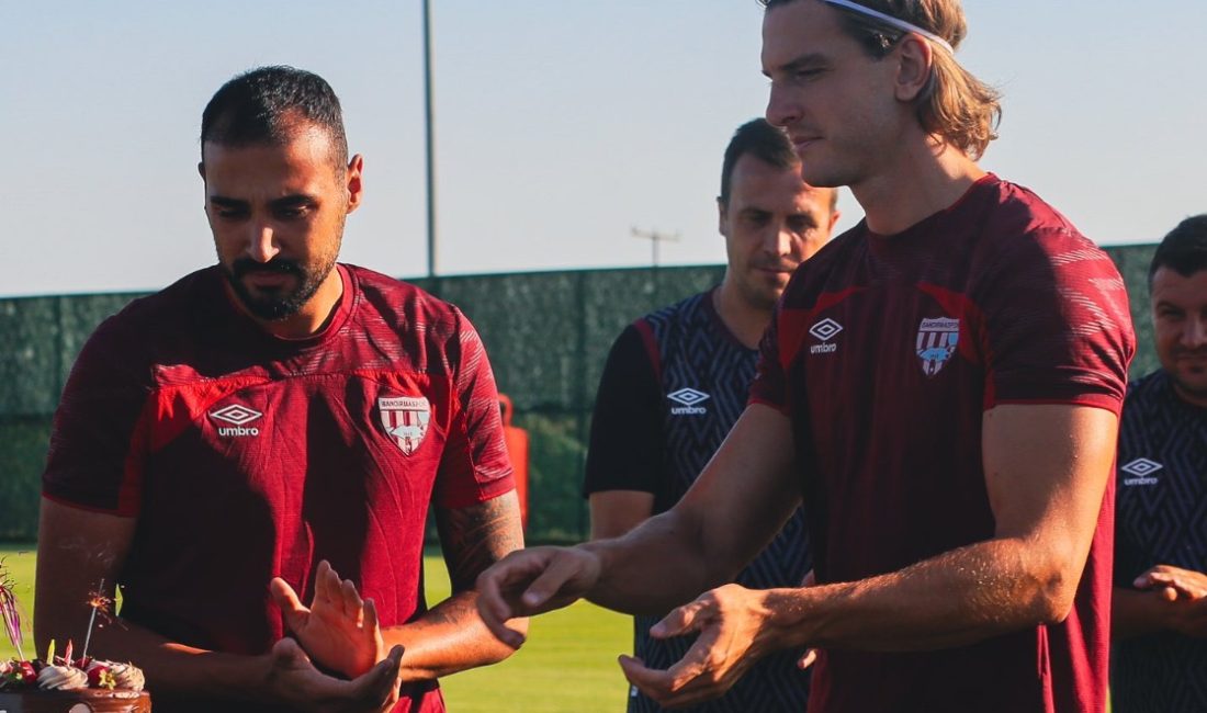 Bandırmaspor, maç öncesi taktik çalışmalarına başladı TFF 1. Lig’de ikinci haftayı 1 puanla kapatan Bandırmaspor, üçüncü