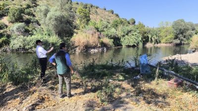 Gönen Kaymakamı Ahmet Altıntaş, DSİ yetkilileriyle birlikte Gönen Ovası’ndaki sulama