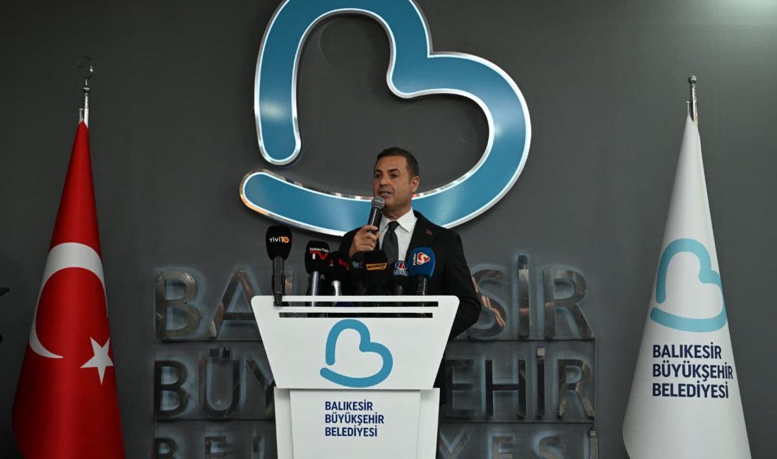 Ahmet Akın: “Deprem yaralarını birlikte sarıyoruz” Sındırgı’da meydana gelen 6.1 büyüklüğündeki depremin ardından Balıkesir Büyükşehir Belediye