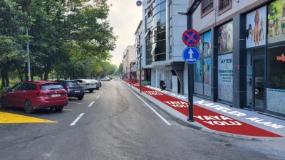 Susurluk Belediyesi, ilçe merkezindeki Şehit Fikret Caddesi’nde trafik akışını rahatlatmak