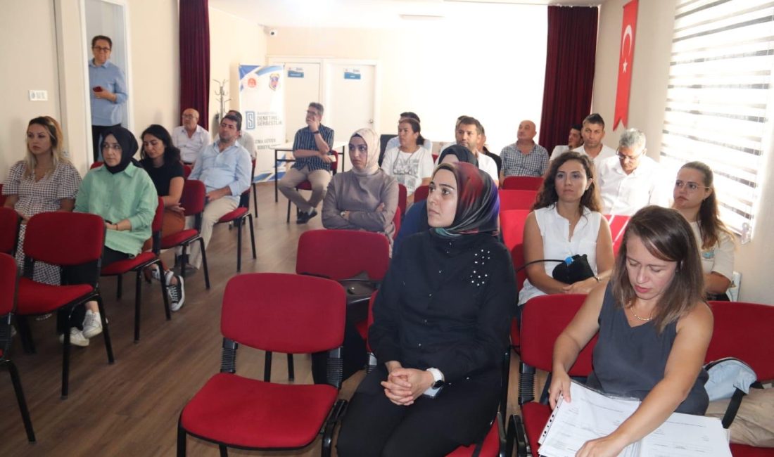 Bandırma’da personellere kalp ve tansiyon eğitimi Bandırma Denetimli Serbestlik Müdürlüğünde düzenlenen seminerde, kalp ve damar hastalıkları