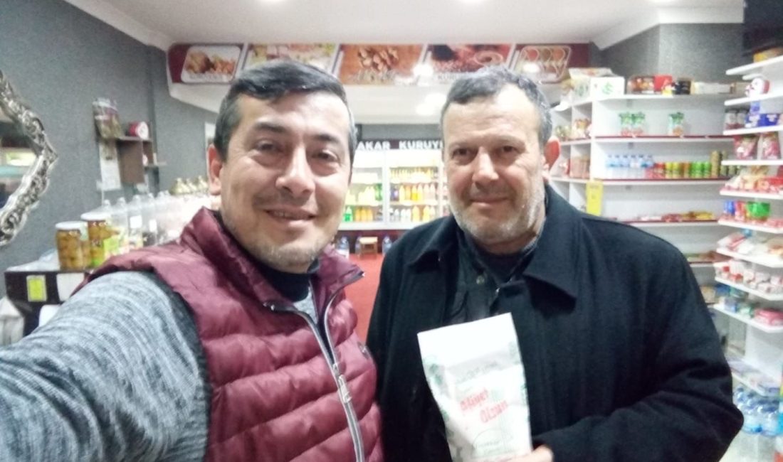 Evinin çatısına çıkmak isterken düştü, kurtarılamadı Evinin çatısına çıkmak isterken merdivenden düşen 50 yaşındaki Özkan Arıkkan,