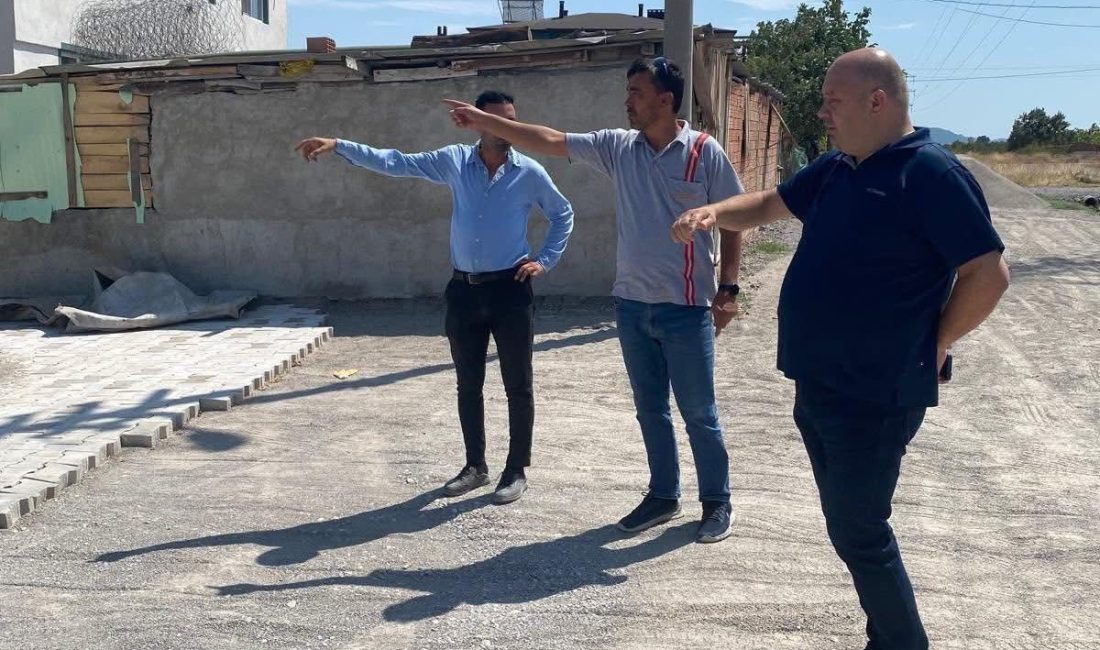 Başkan Palaz, mahallelerdeki yol çalışmalarını inceledi Gönen Belediye Başkanı İbrahim Palaz, Karalarçiftliği ve Üçpınar Mahalleleri’nde devam