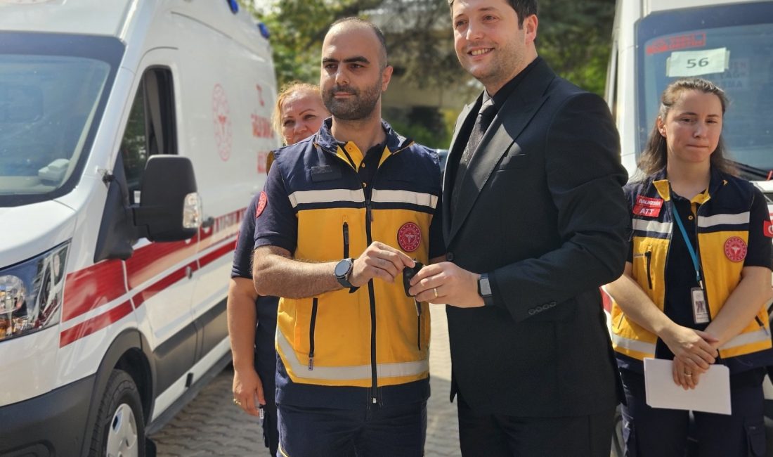 Bandırma, Altıeylül ve Burhaniye’ye 4 yeni ambulans teslim edildi Bandırma, Burhaniye ve Altıeylül’e, Balıkesir İl Sağlık Müdürlüğü tarafından kazandırılan