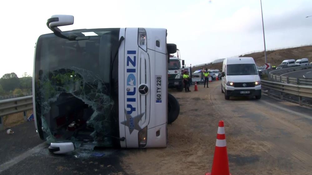 Kuzey Marmara Otoyolu’nda yolcu otobüsü devrildi: 3 ölü, 20 yaralı Sancaktepe Kuzey Marmara Otoyolu’nda yolcu otobüsü kaza yaptı. Kazada ilk