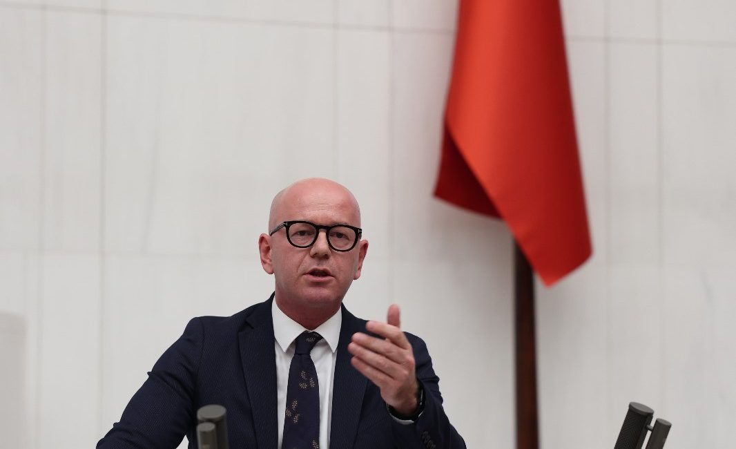 CHP Balıkesir Milletvekili Serkan Sarı, Yükseköğretim Kurulu’nun (YÖK) 2025 yılı kontenjan