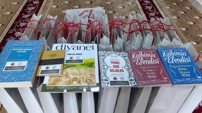 Manevi Danışman Fatih Eşmek, Mevlid-i Nebi Haftası kapsamında hastaları, yakınlarını
