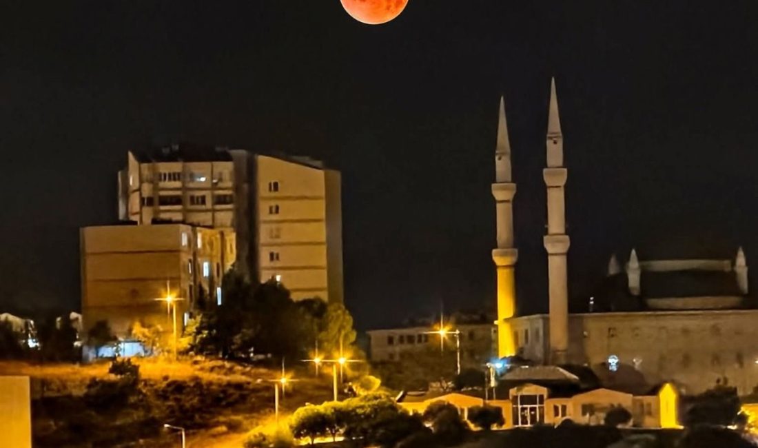2025 yılının en dikkat çekici doğa olaylarından biri olan “Kanlı