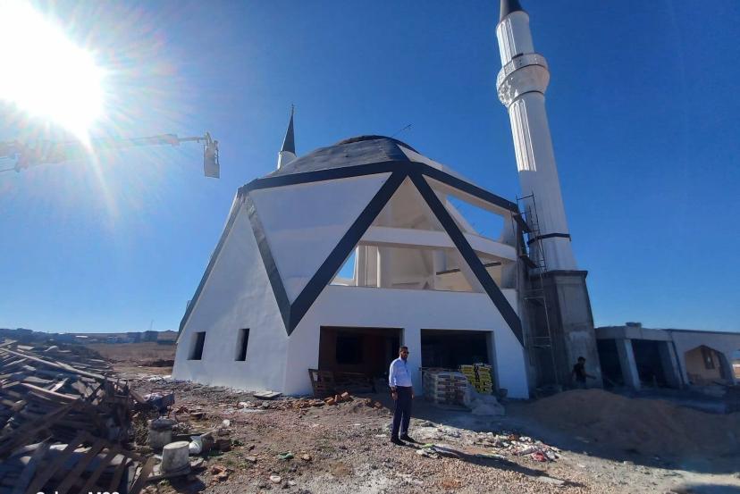 Bandırma İlçe Müftüsü Dr. Abdulhamid Pehlivan, Kartalçeşme Camii inşaatında incelemelerde