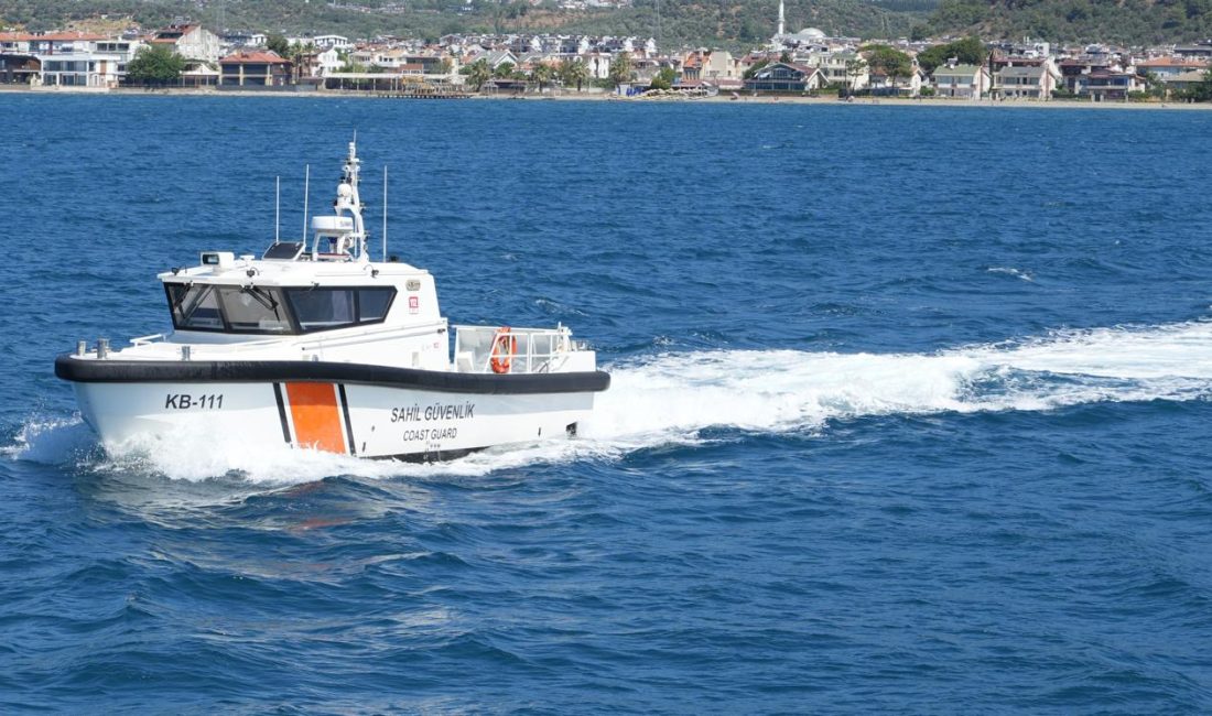 Edremit açıklarında terk edilmiş teknenin sahibini arama çalışmaları sürüyor Güre açıklarında terk edilmiş halde bulunan teknenin sahibi için arama