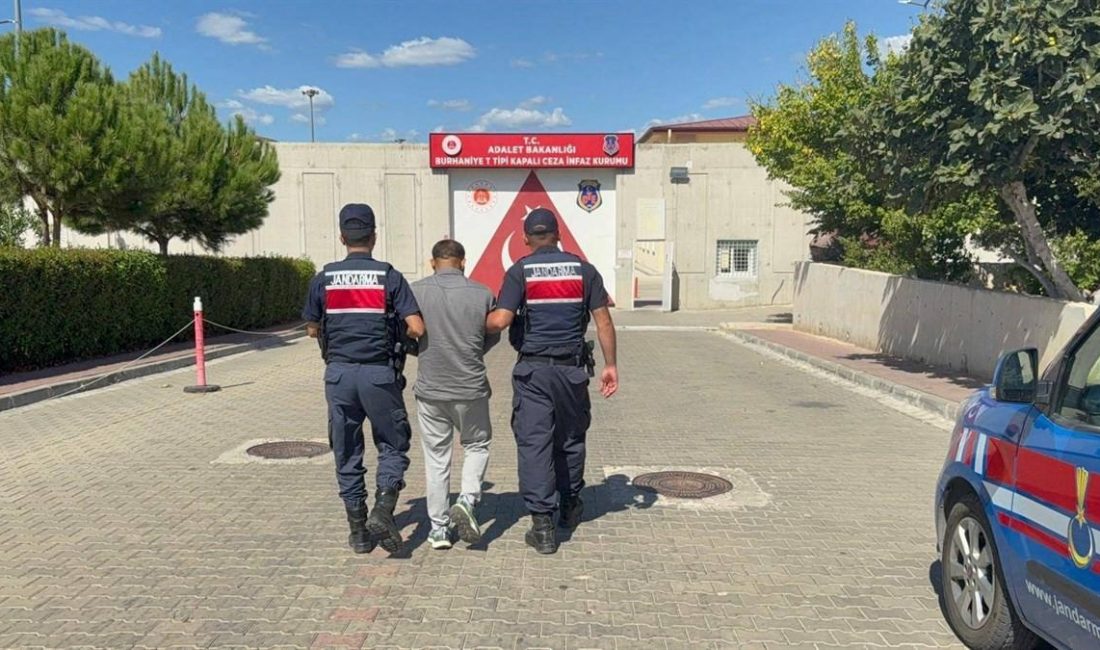 44 yıl kesinleşmiş hapis cezası bulunan firari yakalandı Balıkesir İl Jandarma Komutanlığı ekipleri tarafından Edremit’te düzenlenen operasyonla, “Nitelikli