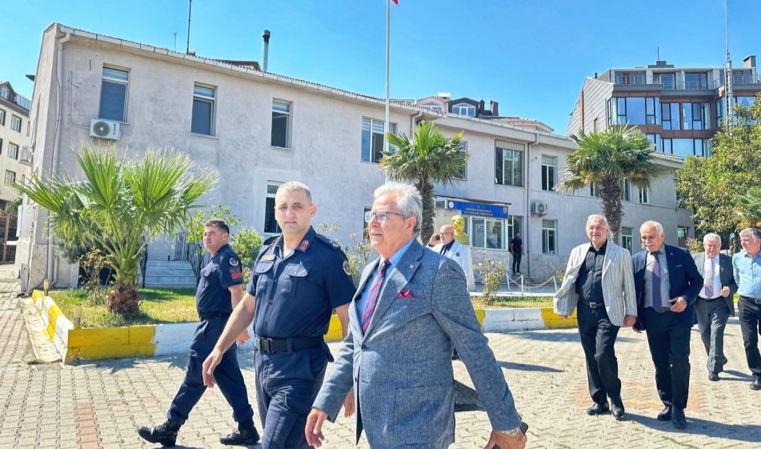 Bandırma’daki kurumlara Mirza’dan hayırlı olsun ziyareti Bandırma Belediye Başkanı Dursun Mirza, Bandırma’da göreve başlayan kurum temsilcilerini