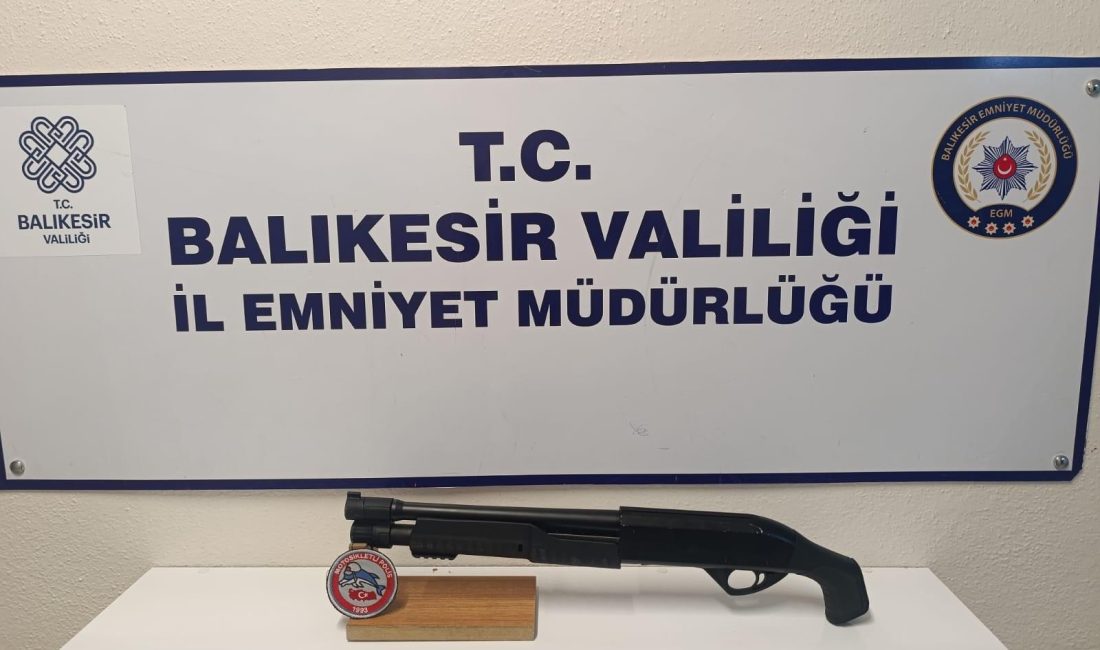 Balıkesir polisinden şok asayiş ve trafik operasyonu Edremit’te dün gece saatleri polis timleri şok asayiş ve trafik