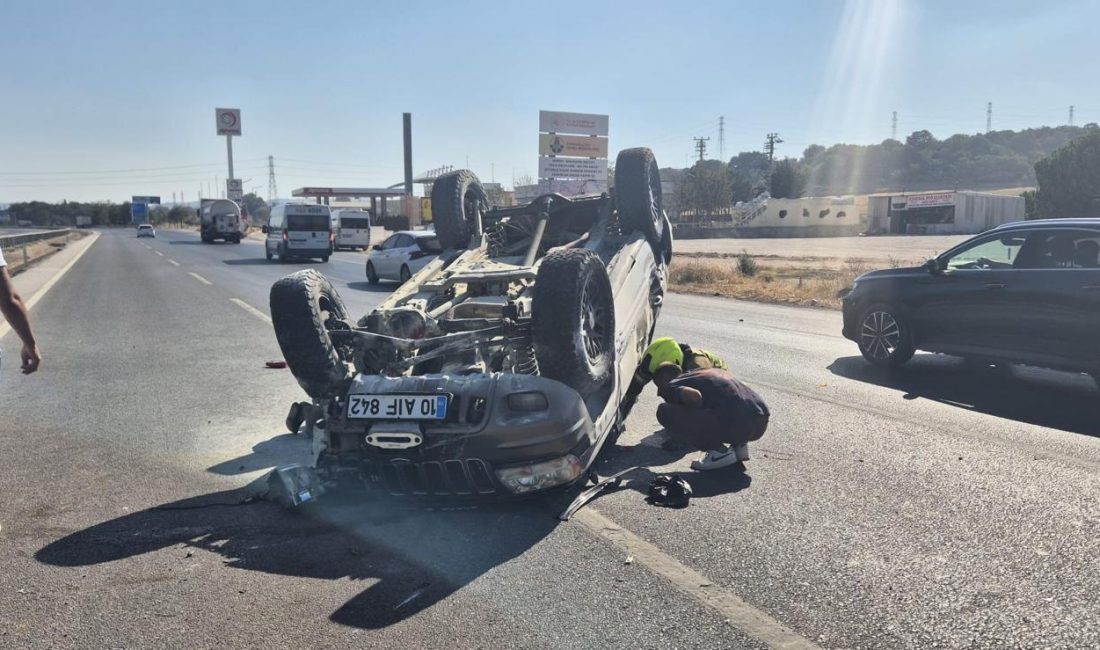 Balıkesir-Bursa kara yolunda trafik kazası: 2 yaralı Balıkesir-Bursa kara yolunun Balıkesir istikametinde meydana gelen trafik kazasında 2