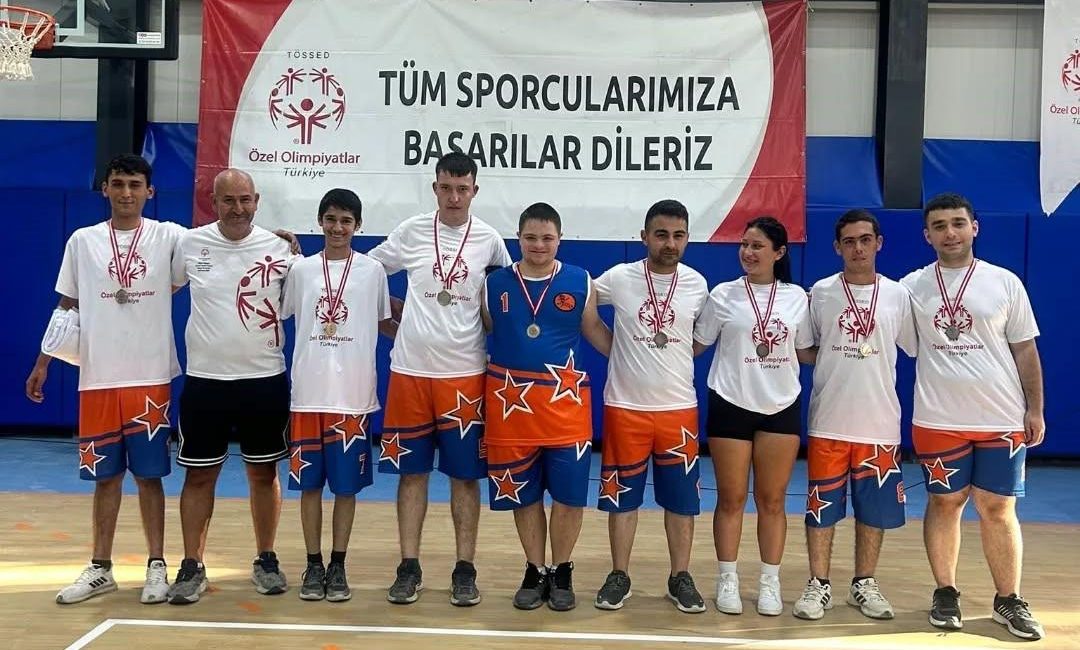 Türkiye birincisi oldular Antalya’da düzenlenen Özel Olimpiyatlar Türkiye Ulusal Basketbol Oyunları’nda Balıkesir’in Edremit