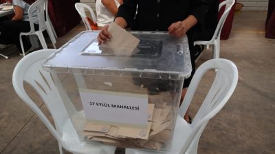 Bandırma’da CHP ilçe delege seçimlerinde 331 delege ile kazanan turuncu