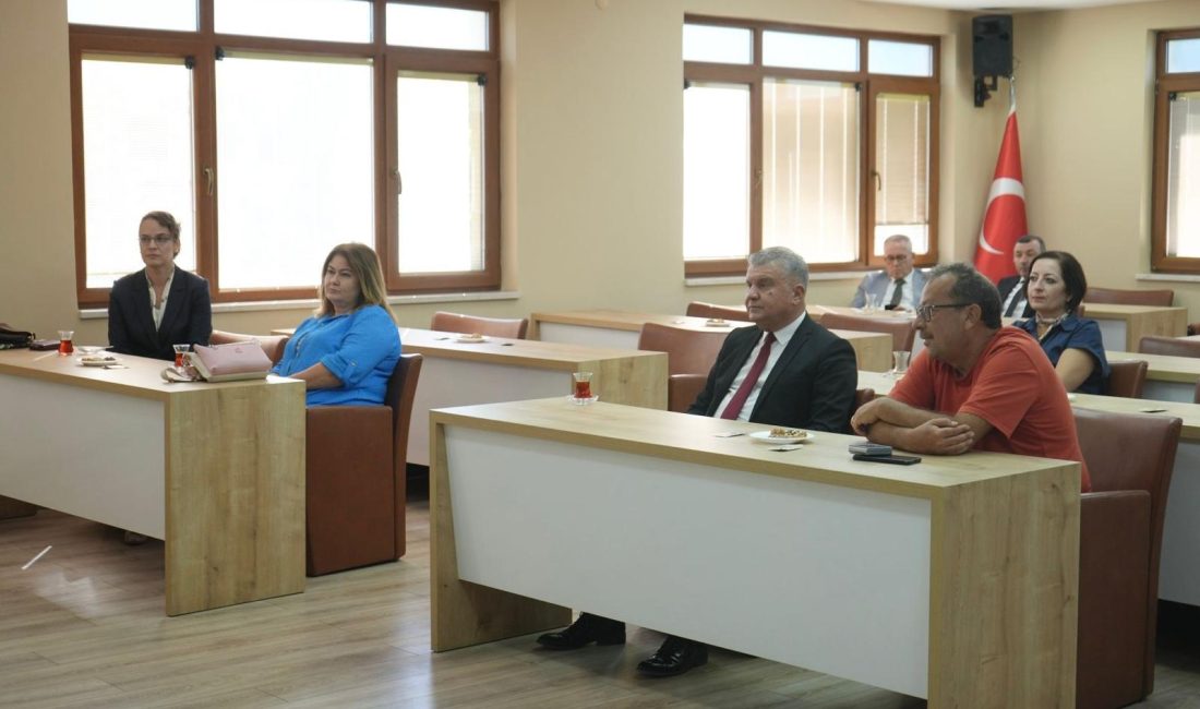 Edremit MYO Danışma Kurulu Kamu, yerel ve sektör temsilcileriyle ilk buluşmasını yaptı Balıkesir Üniversitesi Edremit Meslek Yüksekokulu Danışma Kurulu ilk toplantısını kamu,
