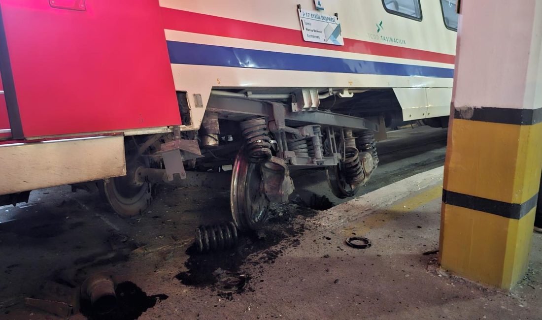 Bandırma’da tren kazası Bandırma’da yolcu treninin karıştığı kazada şans eseri yaralanan olmadı. Edinilen