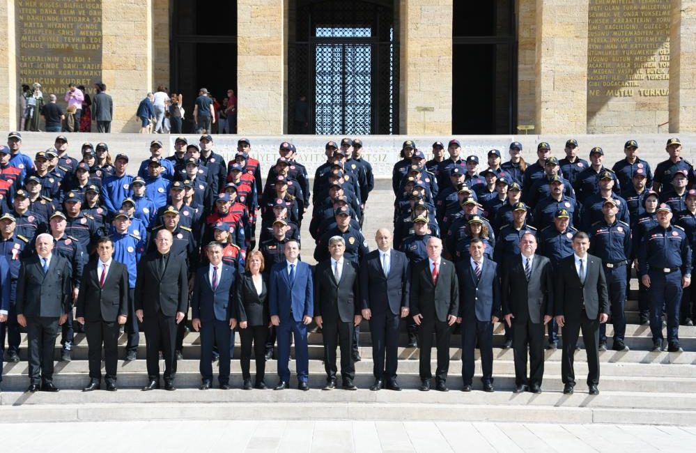 Balıkesir İtfaiyesinden Anıtkabir ziyareti İtfaiye Teşkilatının 311. kuruluş yıldönümü kapsamında Balıkesir Büyükşehir Belediyesi İtfaiye