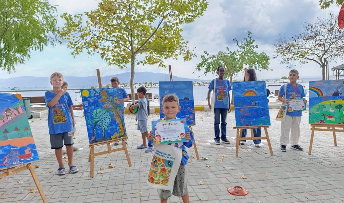 “Adanın Renkleri” çocukların fırçasında hayat buldu Marmara Adaları Kültür Sanat Aksı Projesi kapsamında düzenlenen etkinlikte, çocuklar