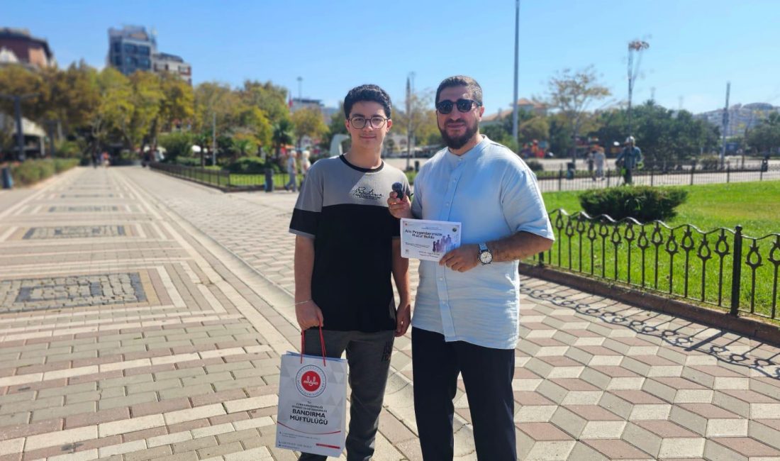 Bandırma İlçe Müftülüğü’nün düzenlediği “Bil Bakalım” yarışması, vatandaşların yoğun ilgisiyle