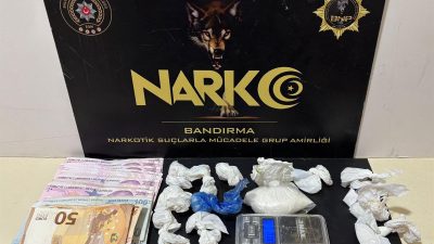 Balıkesir İl Emniyet Müdürlüğü ekipleri, Bandırma’da düzenledikleri operasyonda 122,98 gram