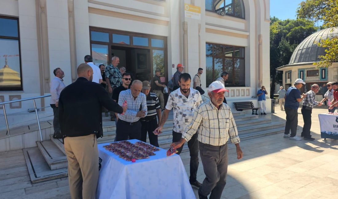 Bandırma’da şehitler için dualar okutuldu Bandırma Haydarçavuş Camii’nde Gazi Mustafa Kemal Atatürk ve aziz şehitler