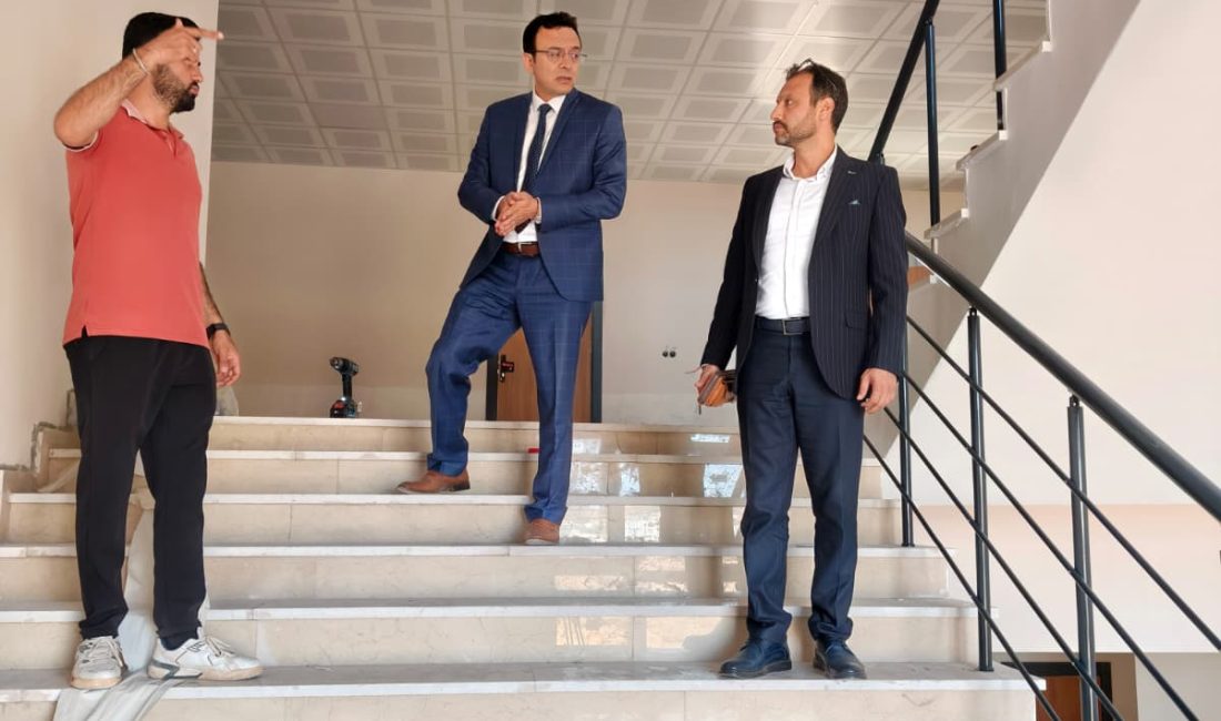 İlçe Milli Eğitim Müdürü Mutlu Aslan ve Şube Müdürü Burak