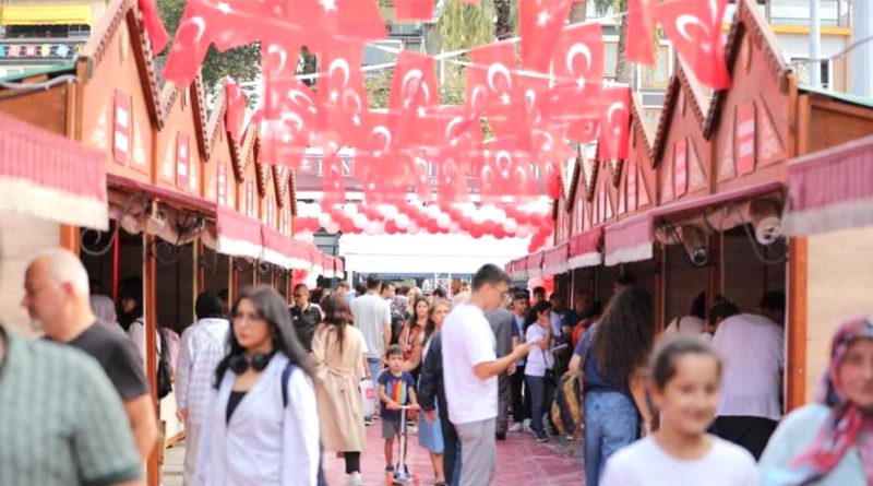 Bandırma Belediyesi tarafından düzenlenen Kitap Günleri, 20-27 Eylül tarihleri arasında
