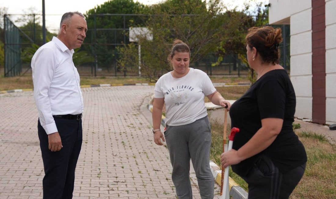Balıkesir Gençlik ve Spor İl Müdürü Adem Özalp, incelemelerde bulunduğu