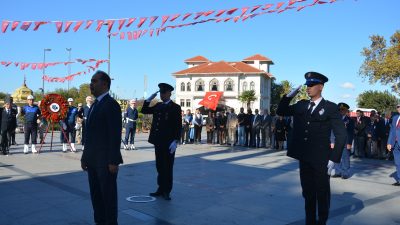 andırma’da 19 Eylül Gaziler Günü kapsamında düzenlenen törende, şehitler ve