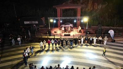 Marmara Adalar Belediyesi’nin düzenlediği 2. Karadenizliler Gecesi, Ada Cafe’de yağmura