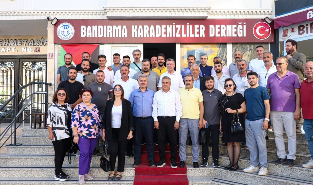 Milletvekili Canbey Bandırma’da kurum ve dernekleri ziyaret etti AK Parti Balıkesir Milletvekili Mustafa Canbey, “Hep Birlikte Güçlü Türkiye