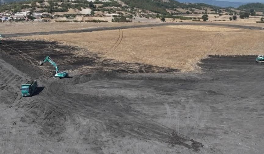 Sındırgı bulunan Gölcük Göleti, DSİ ekiplerinin başlattığı ıslah çalışmalarıyla yeniden