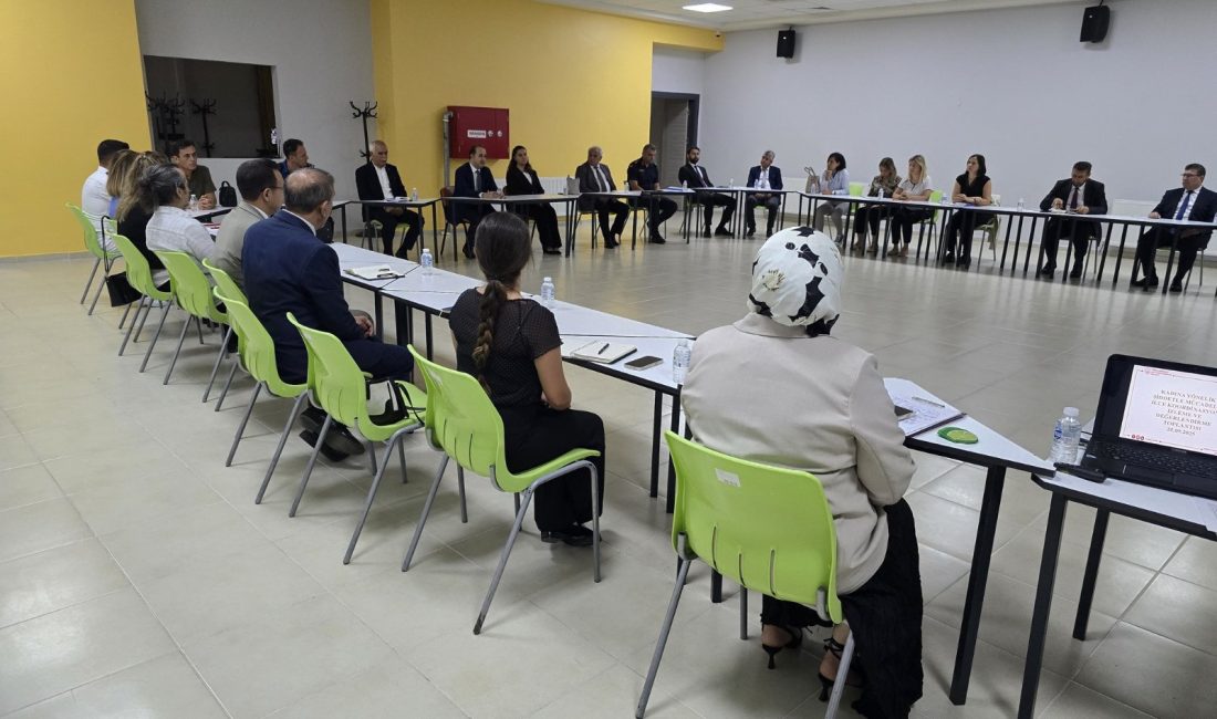Bandırma’da gerçekleştirilen Kadına Yönelik Şiddetle Mücadele toplantısında hizmetlerin etkin yürütülmesi
