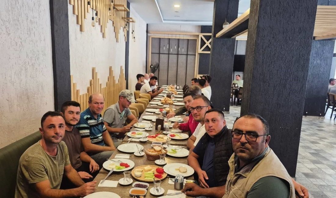 Manyas’ta personellerle çalışmalar masaya yatırıldı Belediye Başkanı Ahmet Duru, personelle düzenlenen kahvaltı organizasyonunda çalışmalar ve