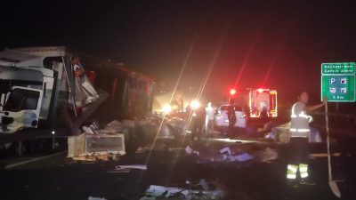 Balıkesir’in Karesi ilçesi sınırlarında tır ve otomobilin karıştığı kazada bir