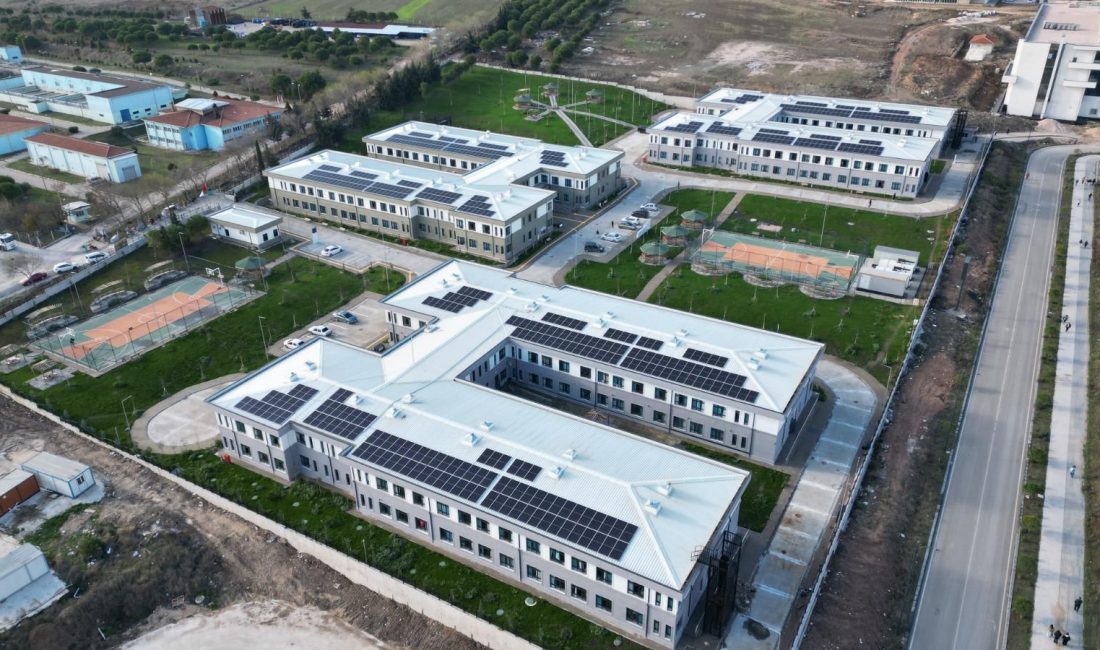 Balıkesir Gençlik ve Spor İl Müdürü Özalp, yeni dönemde öğrencilere
