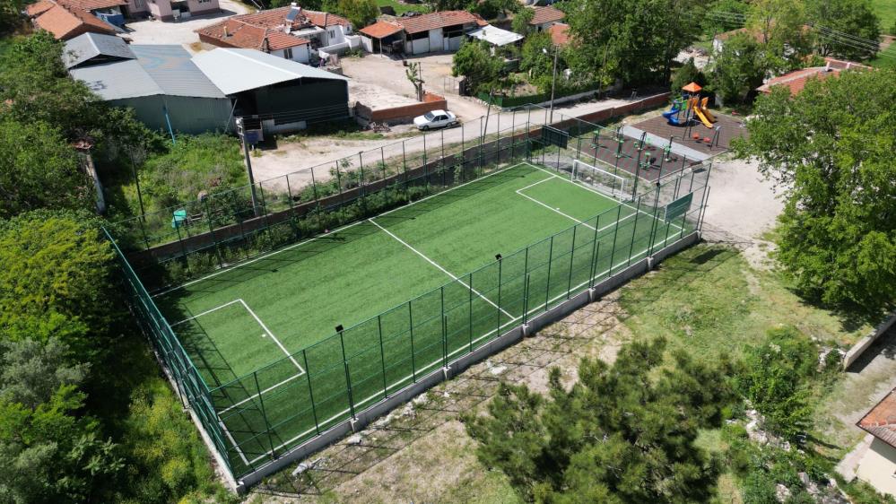 Balıkesirli gençlerin eğitim ve spor imkanları artıyor Gençlik ve Spor Bakanlığı tarafından Balıkesir’de hayata geçirilen büyük ölçekli