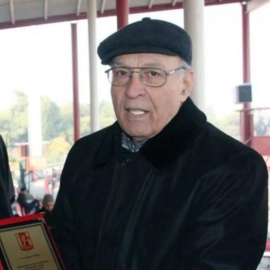 Balıkesirspor’un efsane futbolcu Coşkun Ehlidil hayatını kaybetti Balıkesirspor’un ilk kaptanlarından ve Beşiktaş’ın eski futbolcusu Coşkun Ehlidil hayatını
